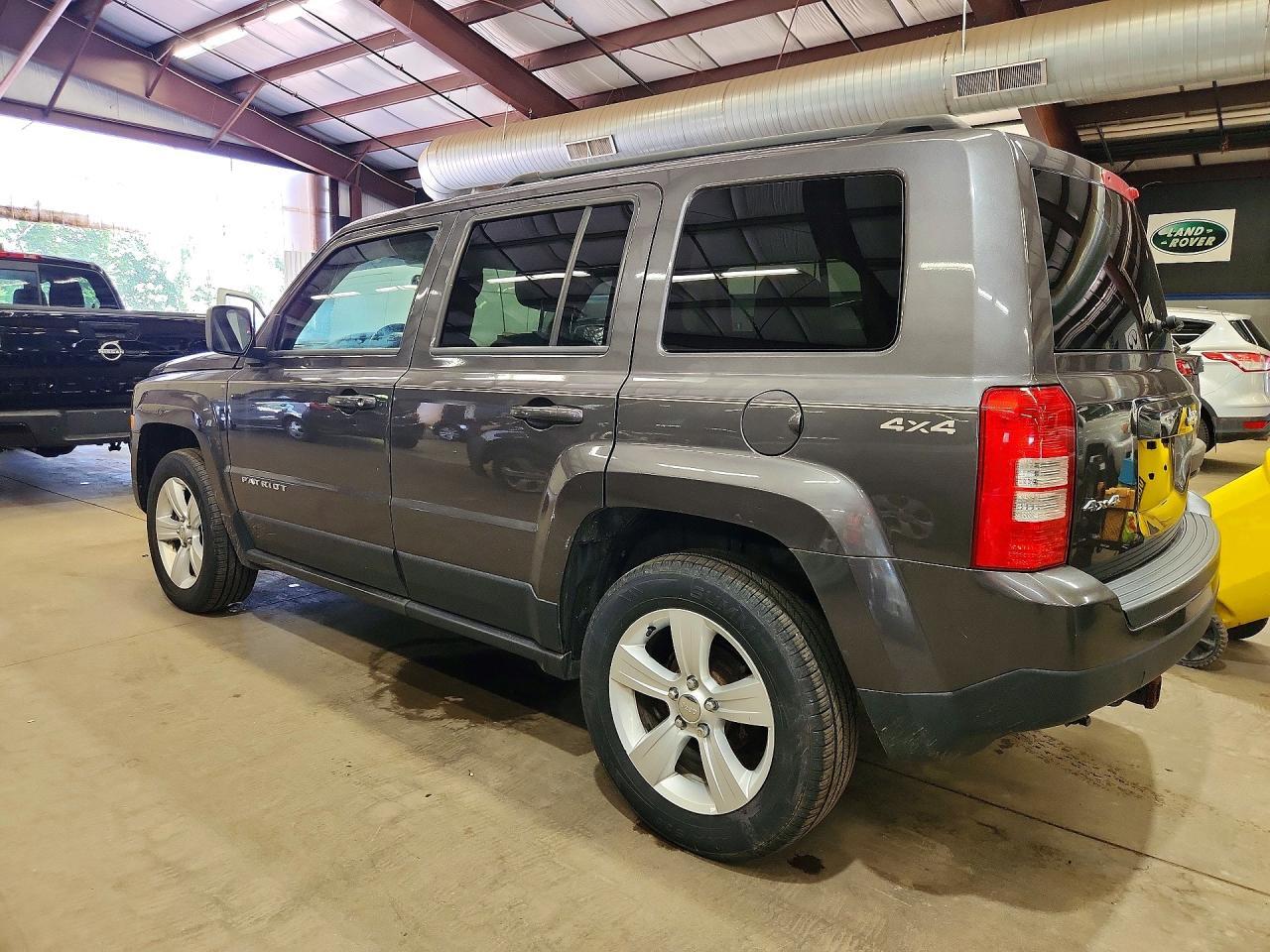 2015 JEEP PATRIOT LATITUDE — Фото 2 из 13