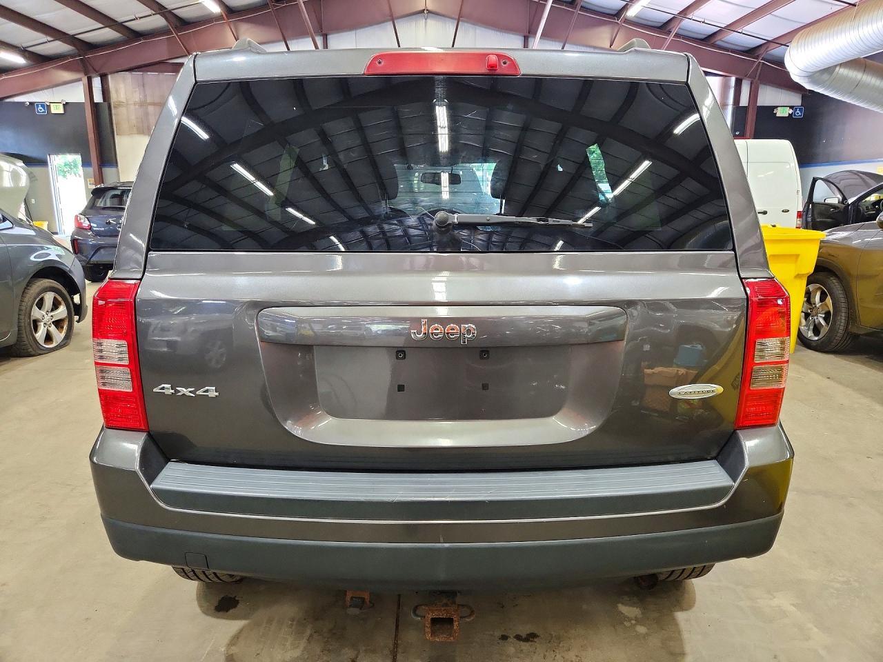 2015 JEEP PATRIOT LATITUDE — Фото 6 из 13