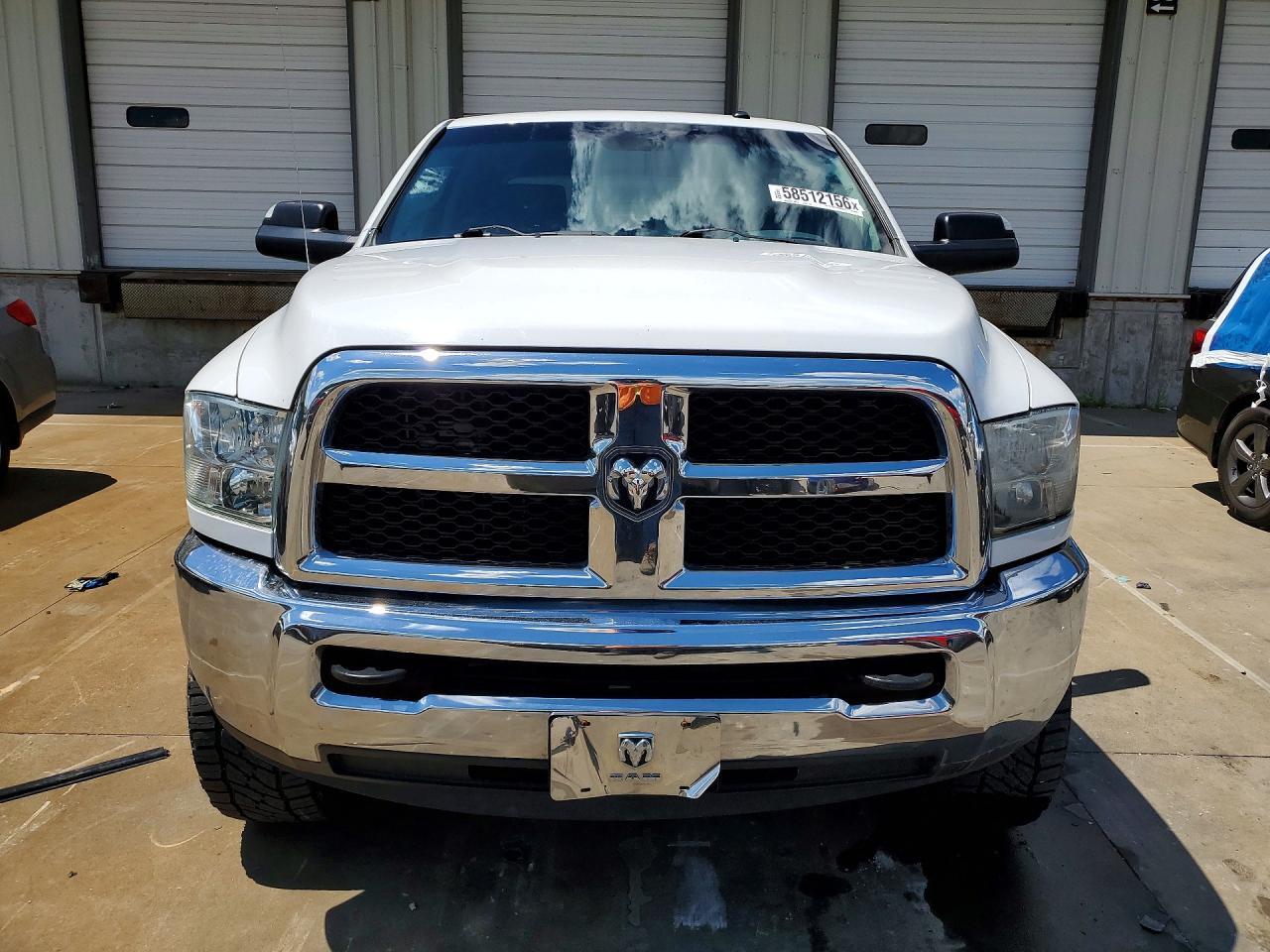 2015 RAM 2500 ST — Фото 5 из 12