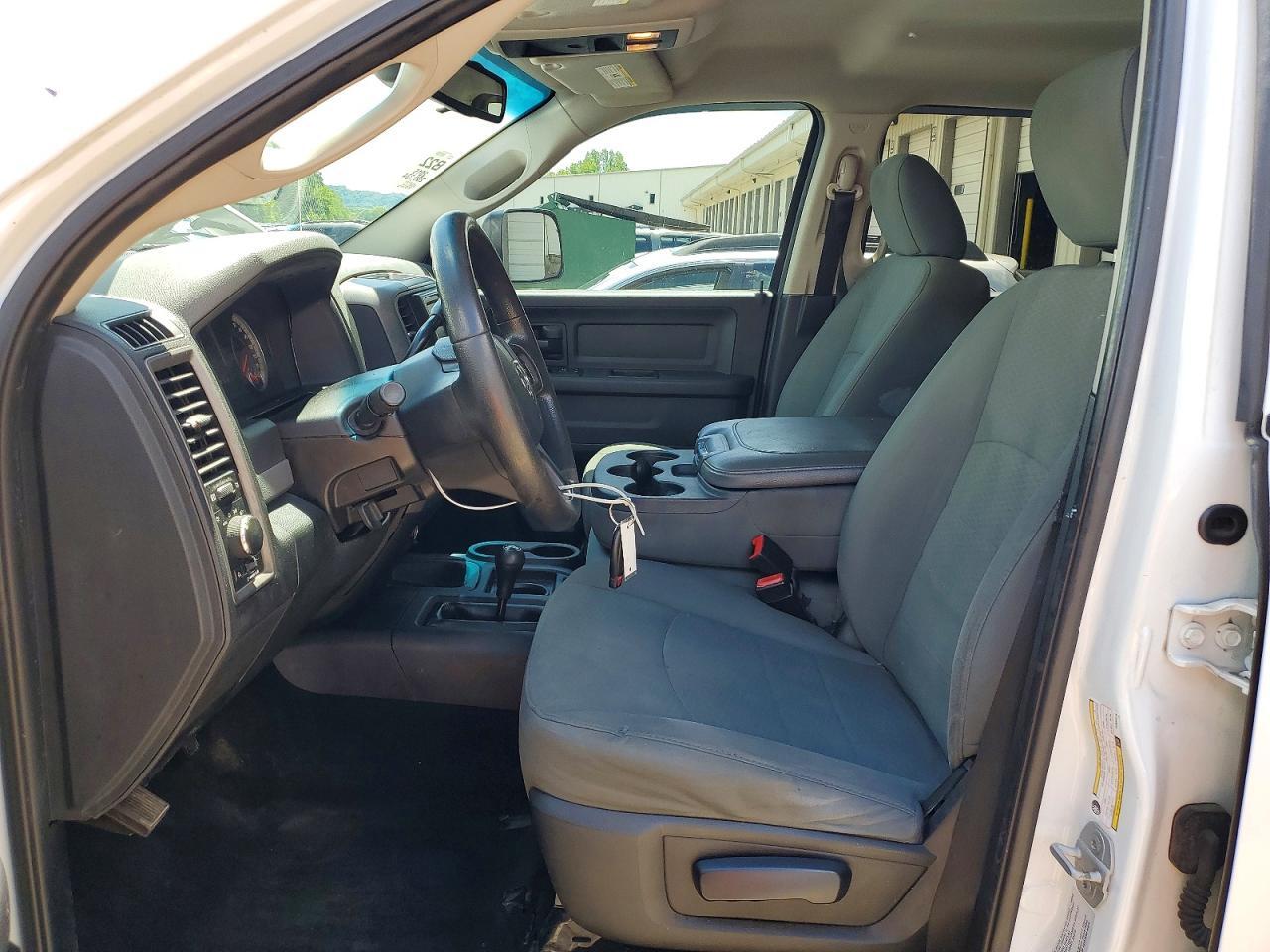 2015 RAM 2500 ST — Фото 7 из 12
