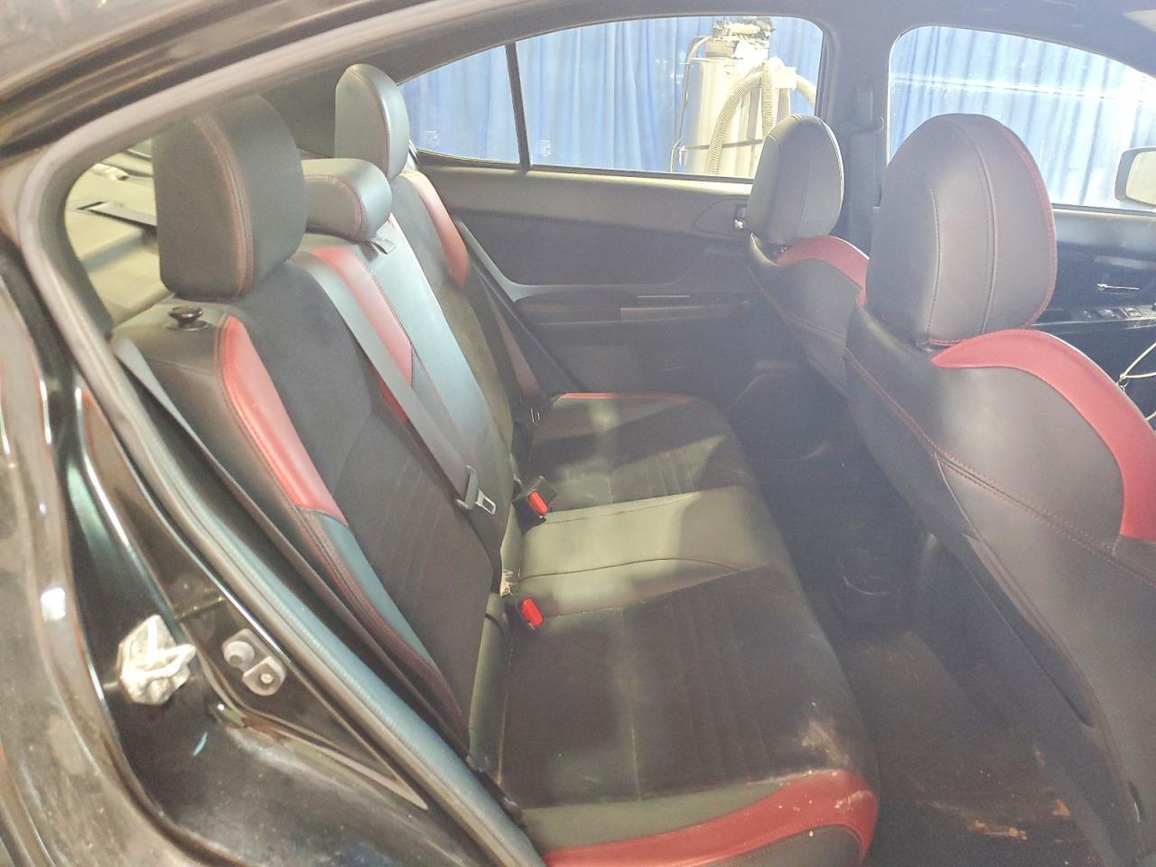 2015 SUBARU WRX STI — Фото 10 из 12