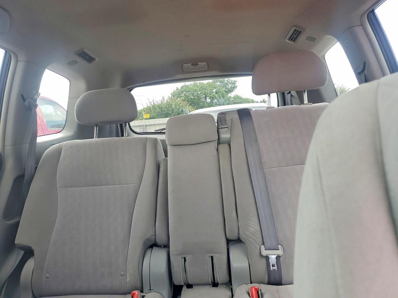 2011 TOYOTA HIGHLANDER BASE — Фото 10 из 13