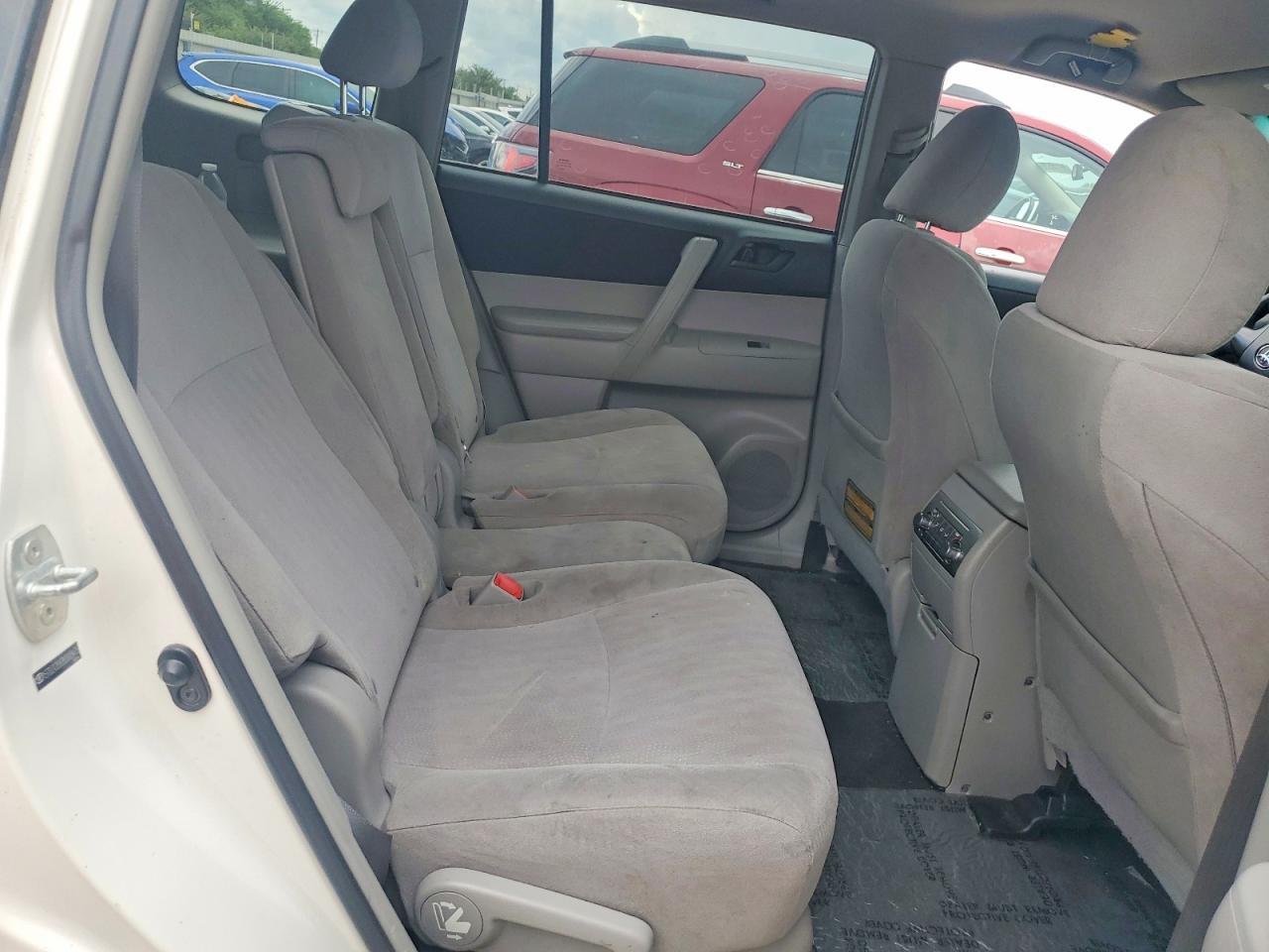 2011 TOYOTA HIGHLANDER BASE — Фото 11 из 13