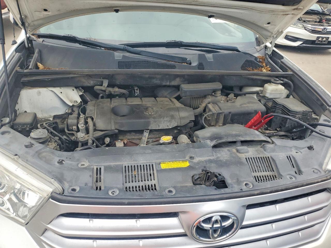 2011 TOYOTA HIGHLANDER BASE — Фото 12 из 13