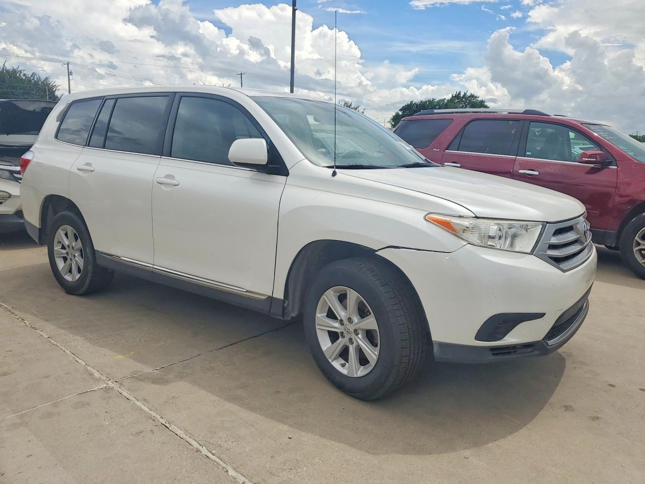 2011 TOYOTA HIGHLANDER BASE — Фото 4 из 13