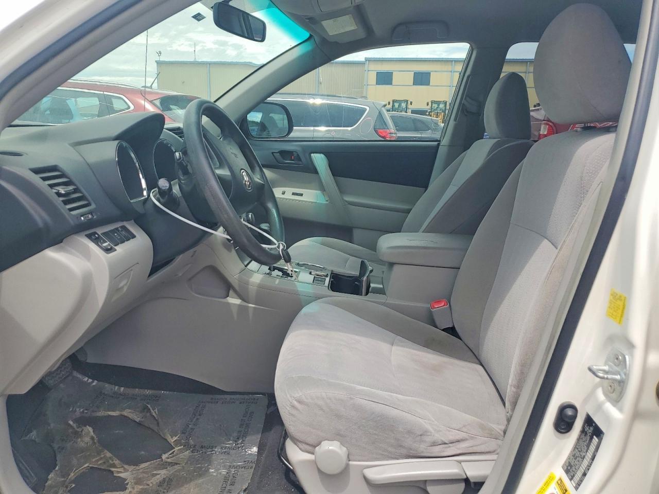 2011 TOYOTA HIGHLANDER BASE — Фото 7 из 13