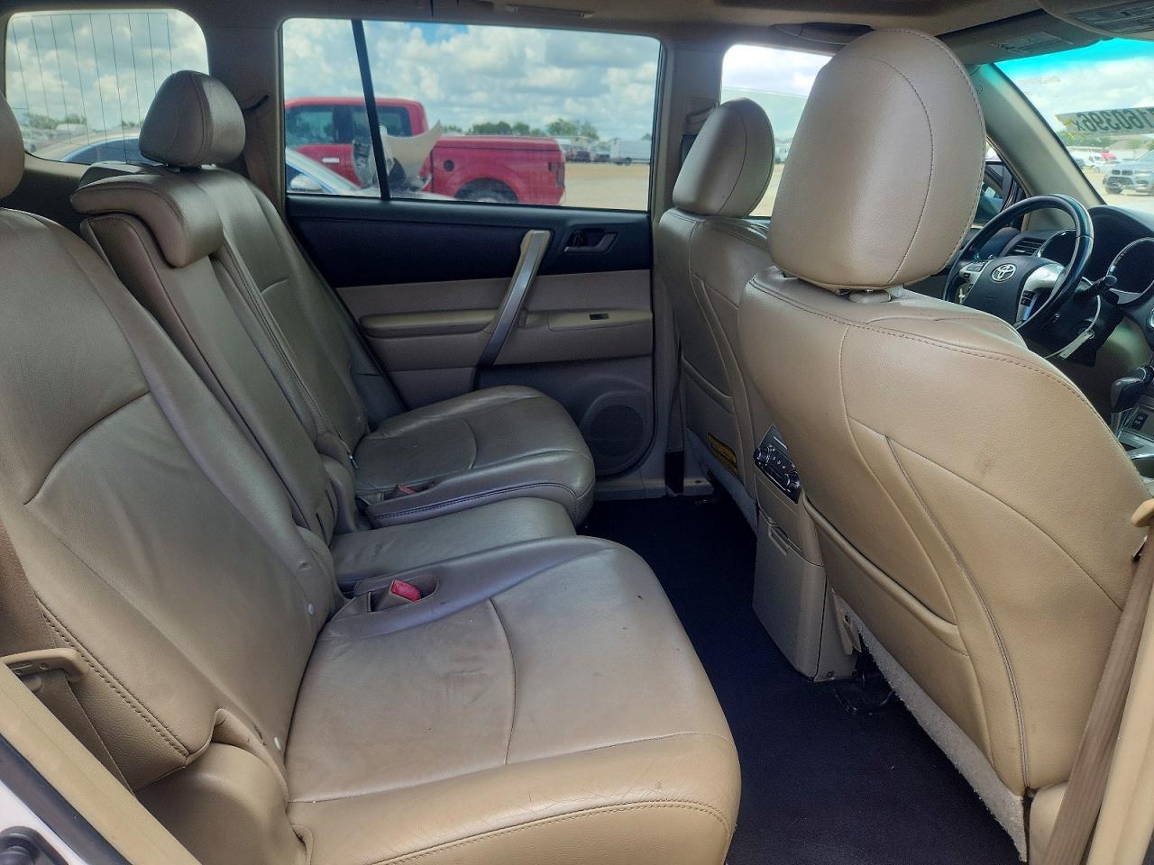 2012 TOYOTA HIGHLANDER SE — Фото 11 из 13