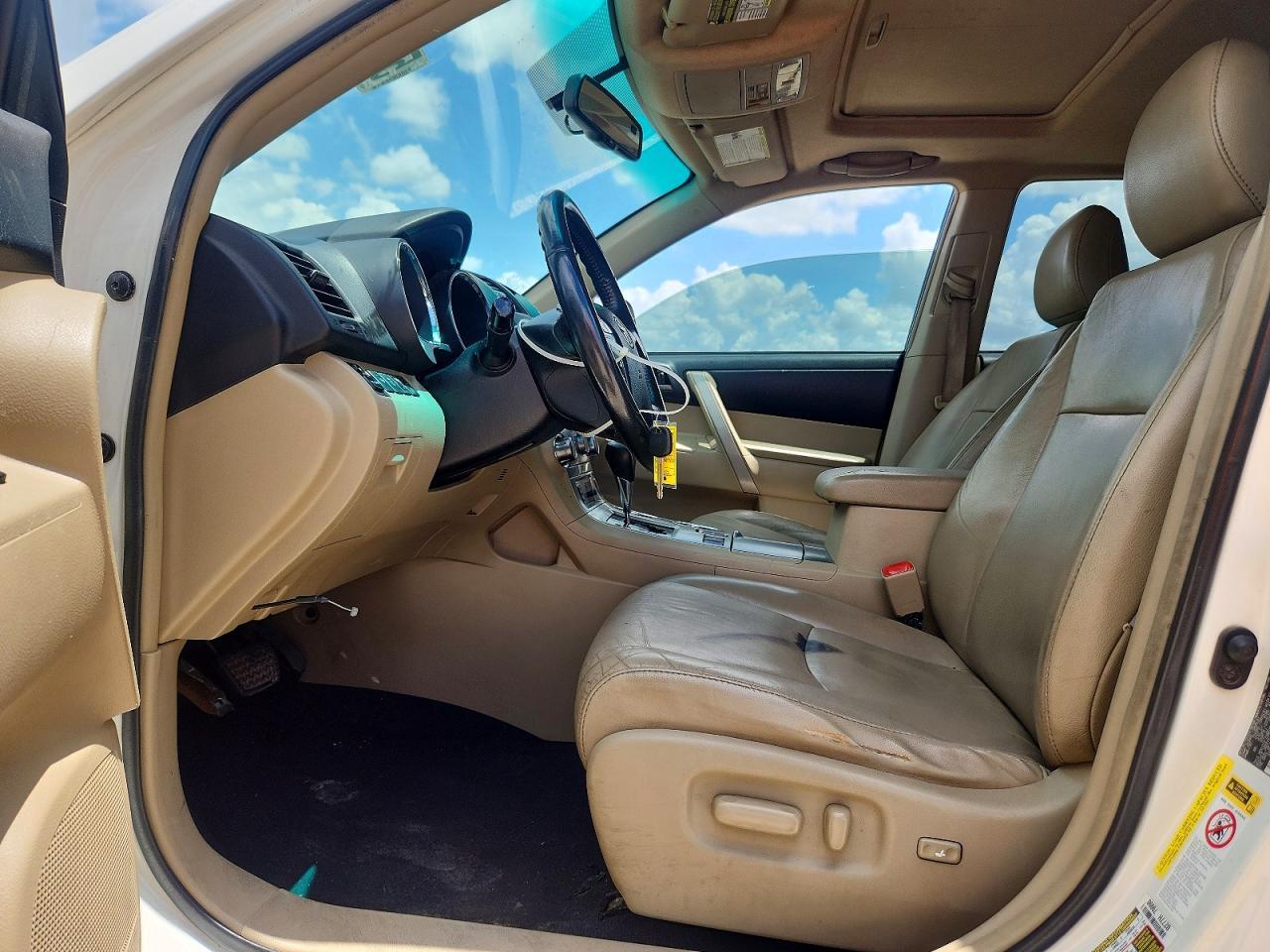 2012 TOYOTA HIGHLANDER SE — Фото 7 из 13