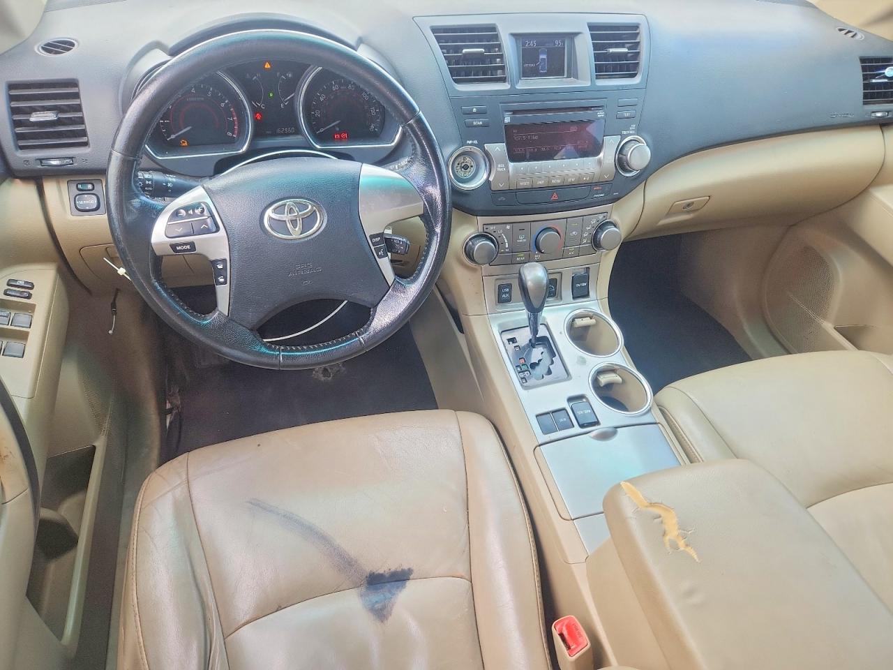 2012 TOYOTA HIGHLANDER SE — Фото 8 из 13