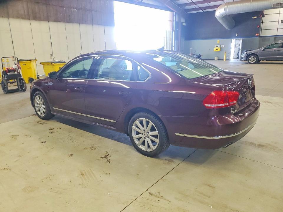 2013 VOLKSWAGEN PASSAT SEL — Фото 2 из 12