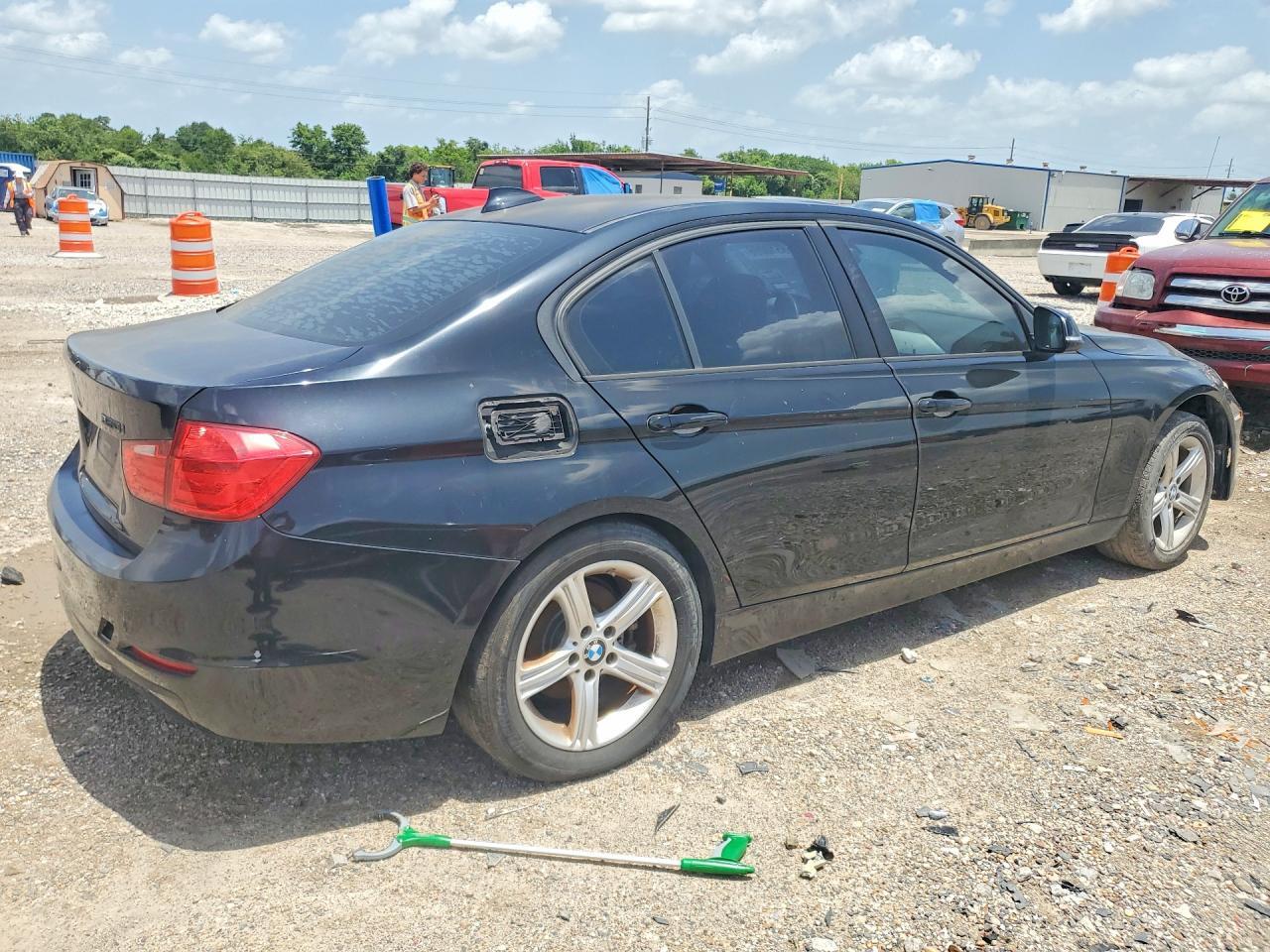 2014 BMW 320 I — Фото 3 из 12