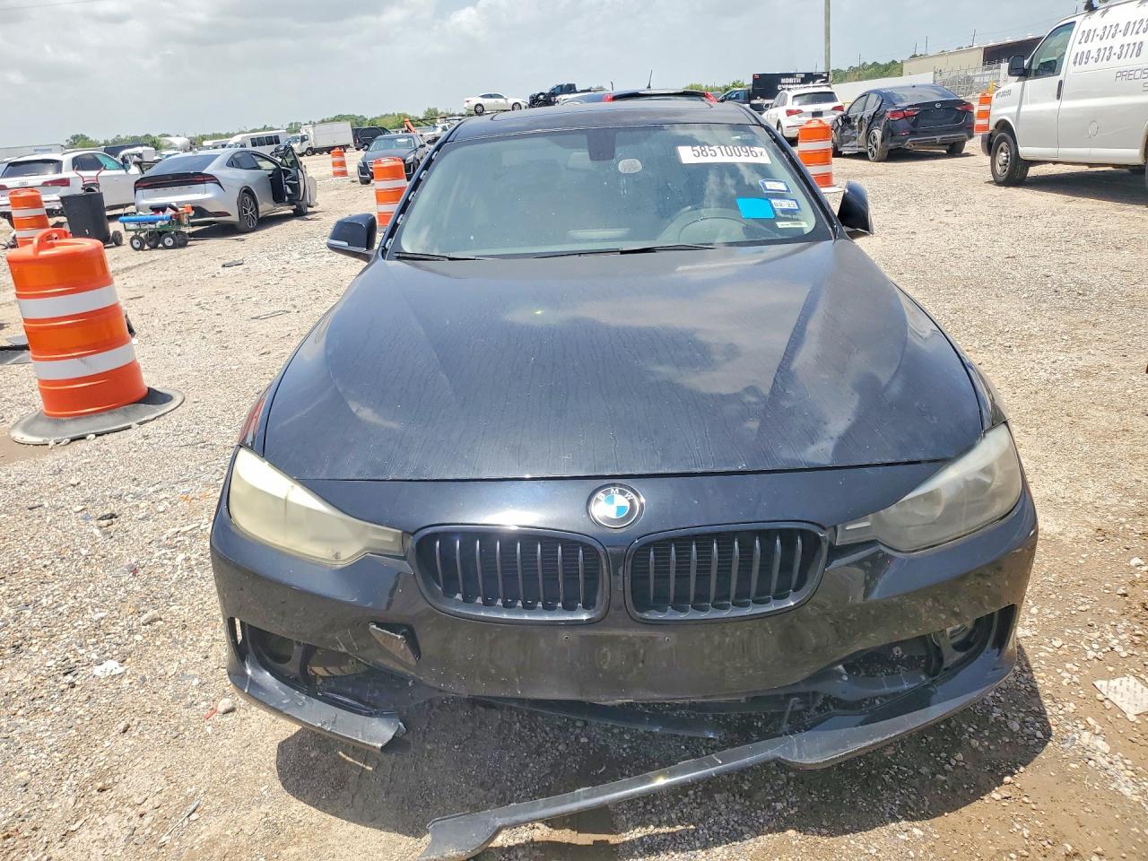 2014 BMW 320 I — Фото 5 из 12