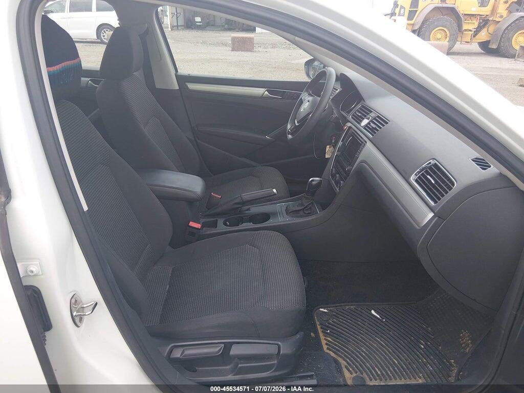 1VWAT7A33GC006989 2016 VOLKSWAGEN PASSAT photo no. 5