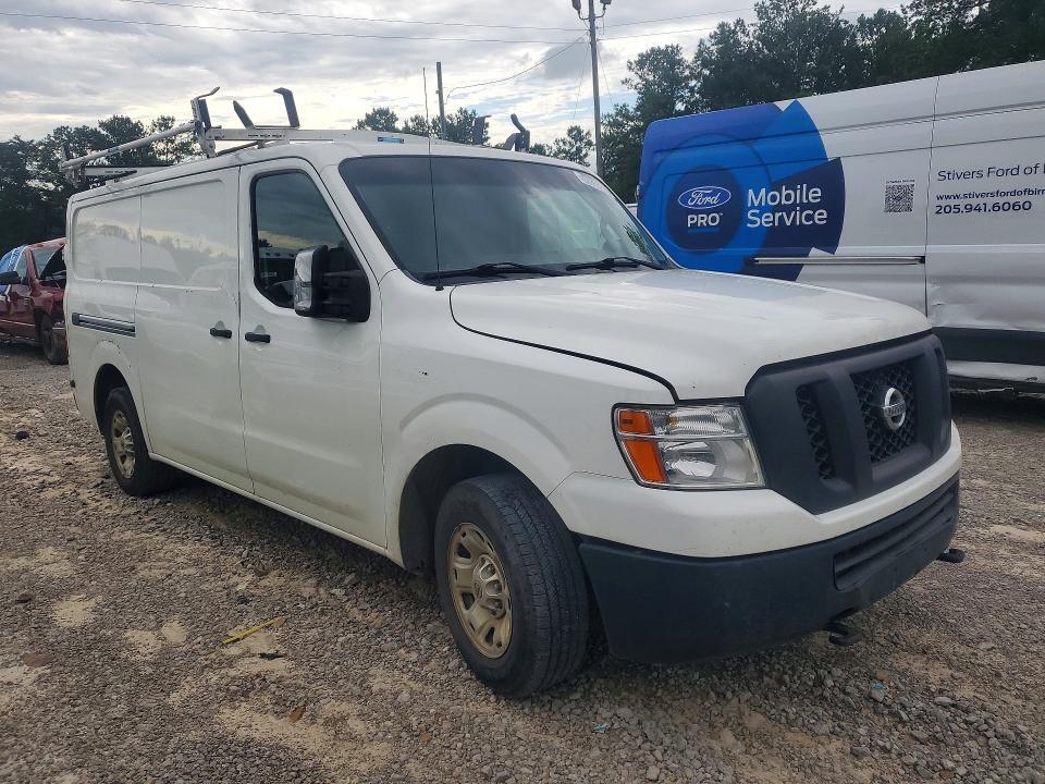 2015 NISSAN NV 2500 HD S — Фото 4 из 12