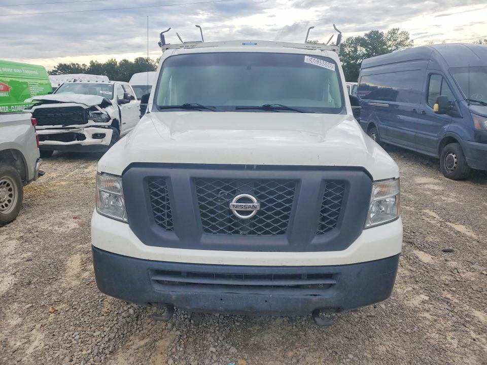 2015 NISSAN NV 2500 HD S — Фото 5 из 12