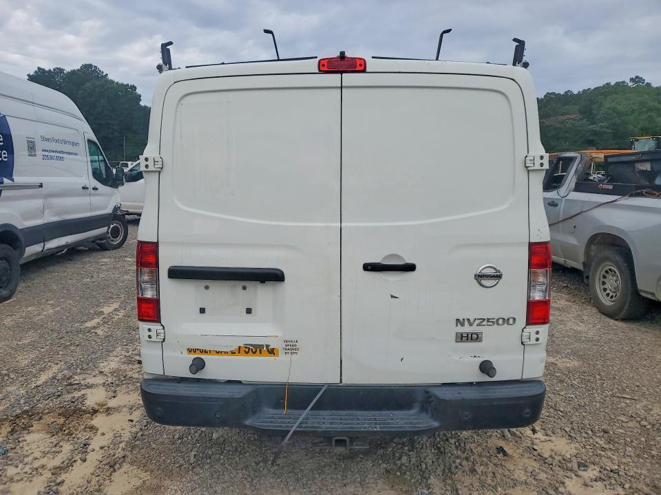 2015 NISSAN NV 2500 HD S — Фото 6 из 12