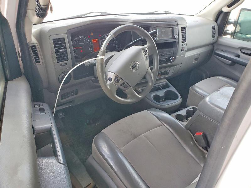 2015 NISSAN NV 2500 HD S — Фото 8 из 12