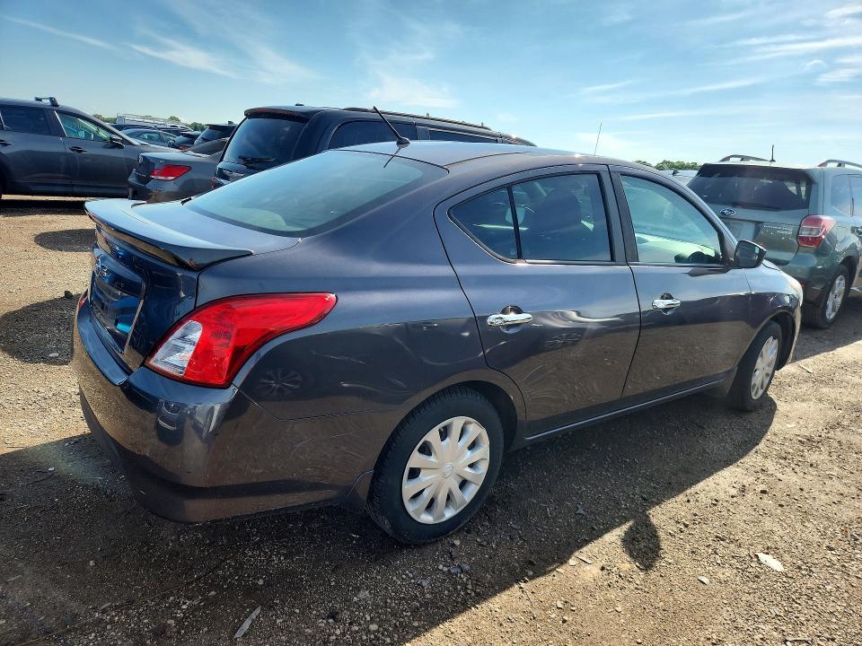 2015 NISSAN VERSA 1.6 SV — Фото 3 из 12