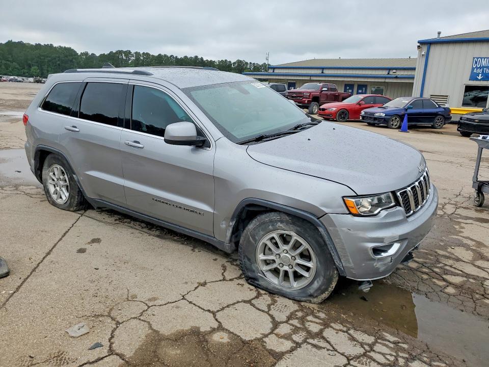 2019 JEEP GRAND CHEROKEE LAREDO — Фото 4 из 14
