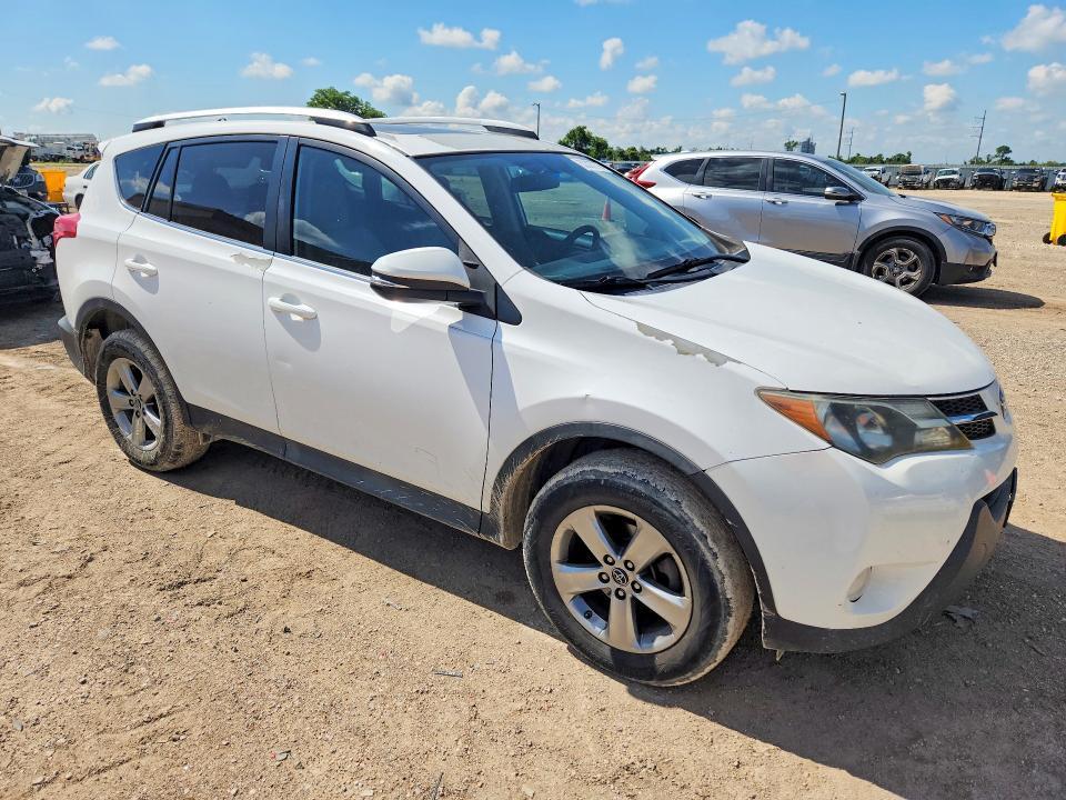 2T3WFREV6FW214044 2015 TOYOTA RAV4 photo no. 4