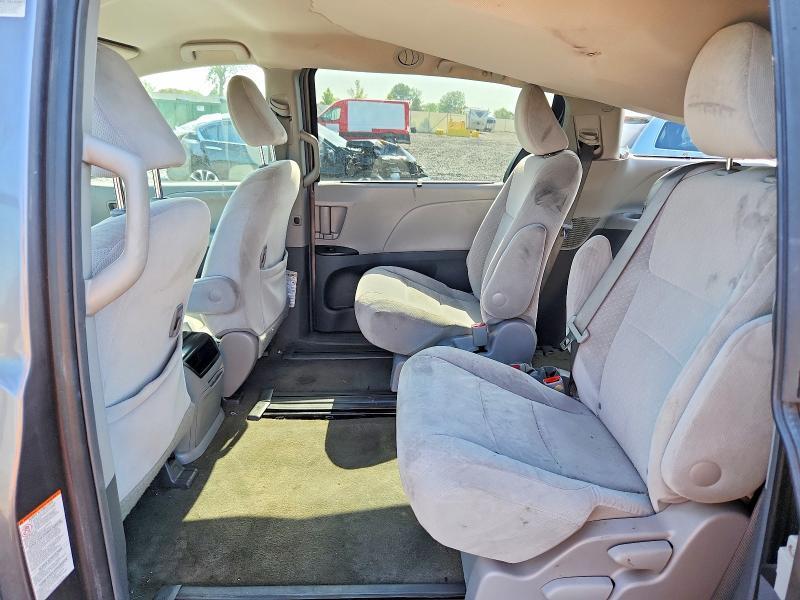 2015 TOYOTA SIENNA LE — Фото 11 из 13