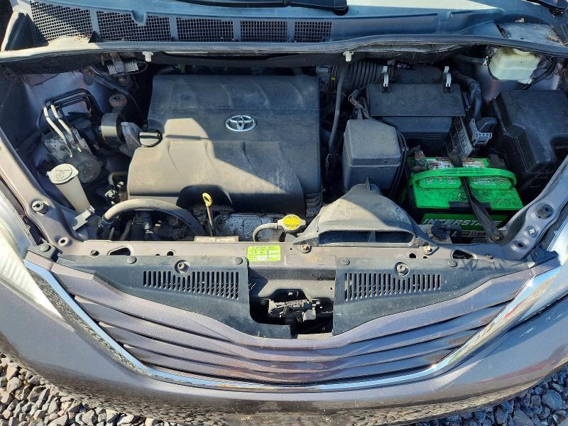 2015 TOYOTA SIENNA LE — Фото 12 из 13