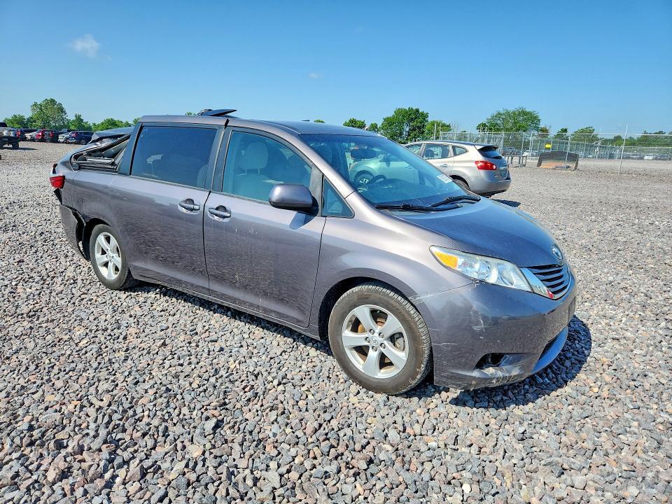 2015 TOYOTA SIENNA LE — Фото 4 из 13
