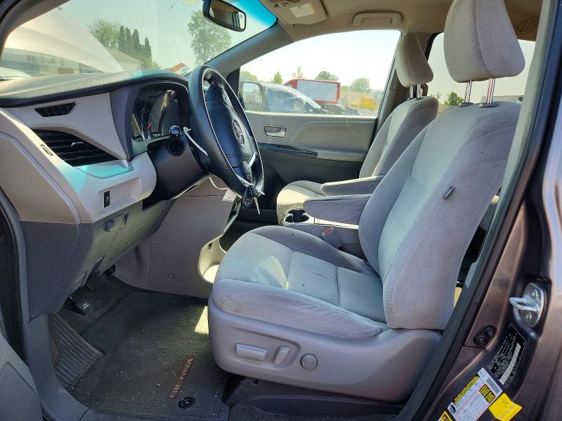 2015 TOYOTA SIENNA LE — Фото 7 из 13