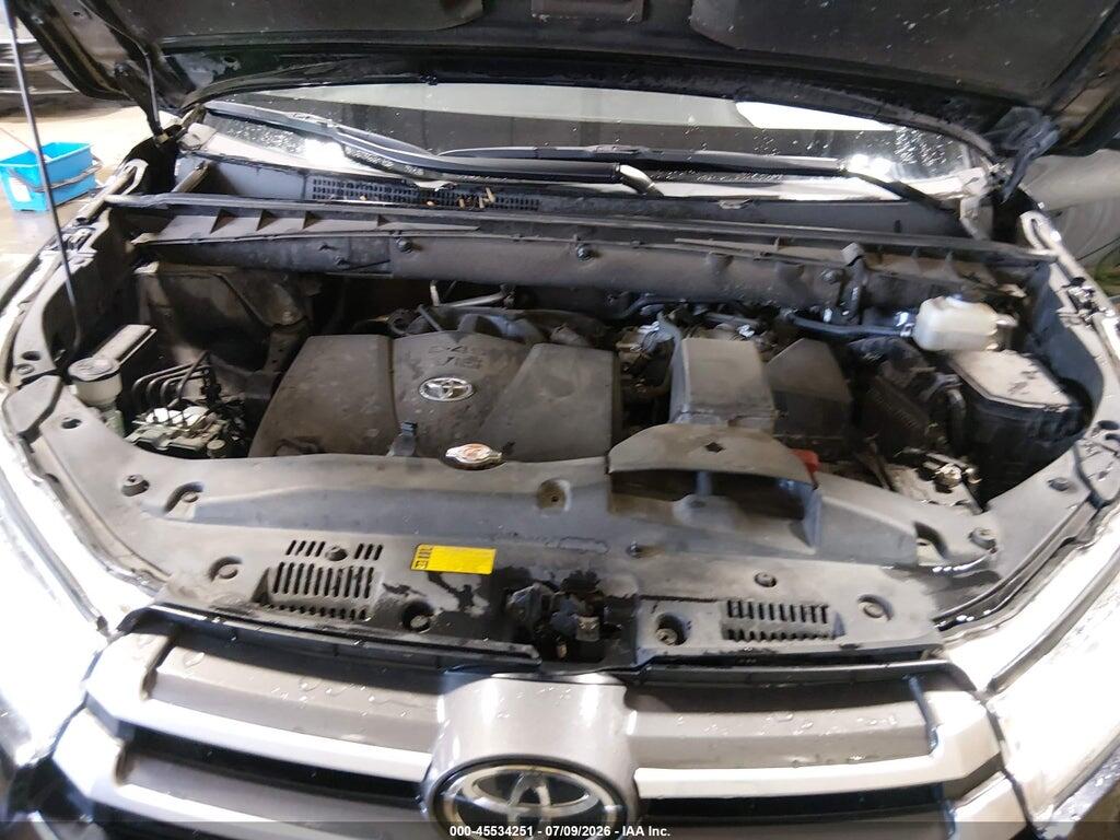 5TDJZRFH5JS904713 2018 TOYOTA HIGHLANDER photo no. 10