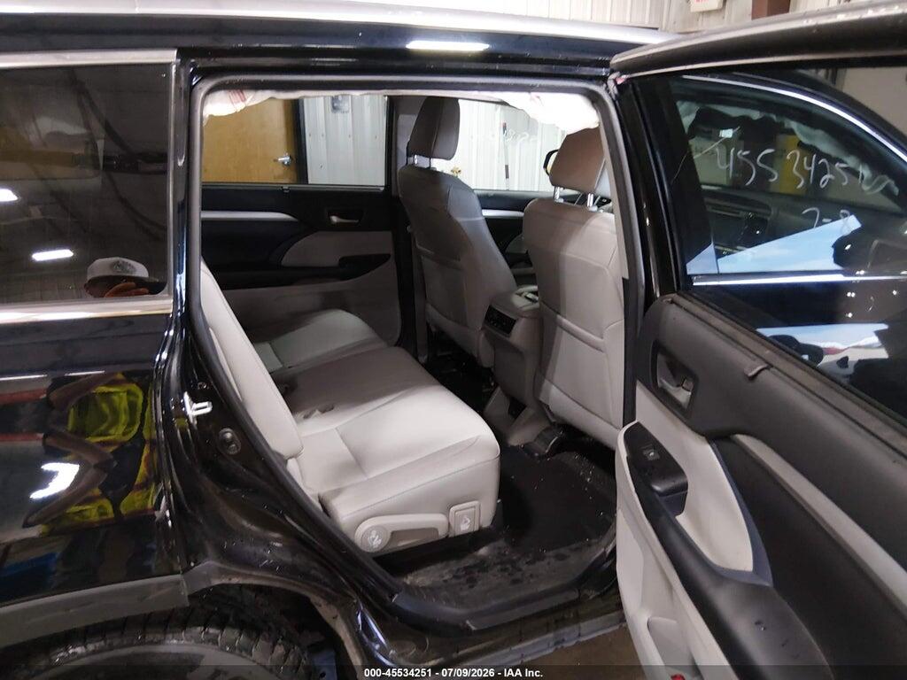 5TDJZRFH5JS904713 2018 TOYOTA HIGHLANDER photo no. 8