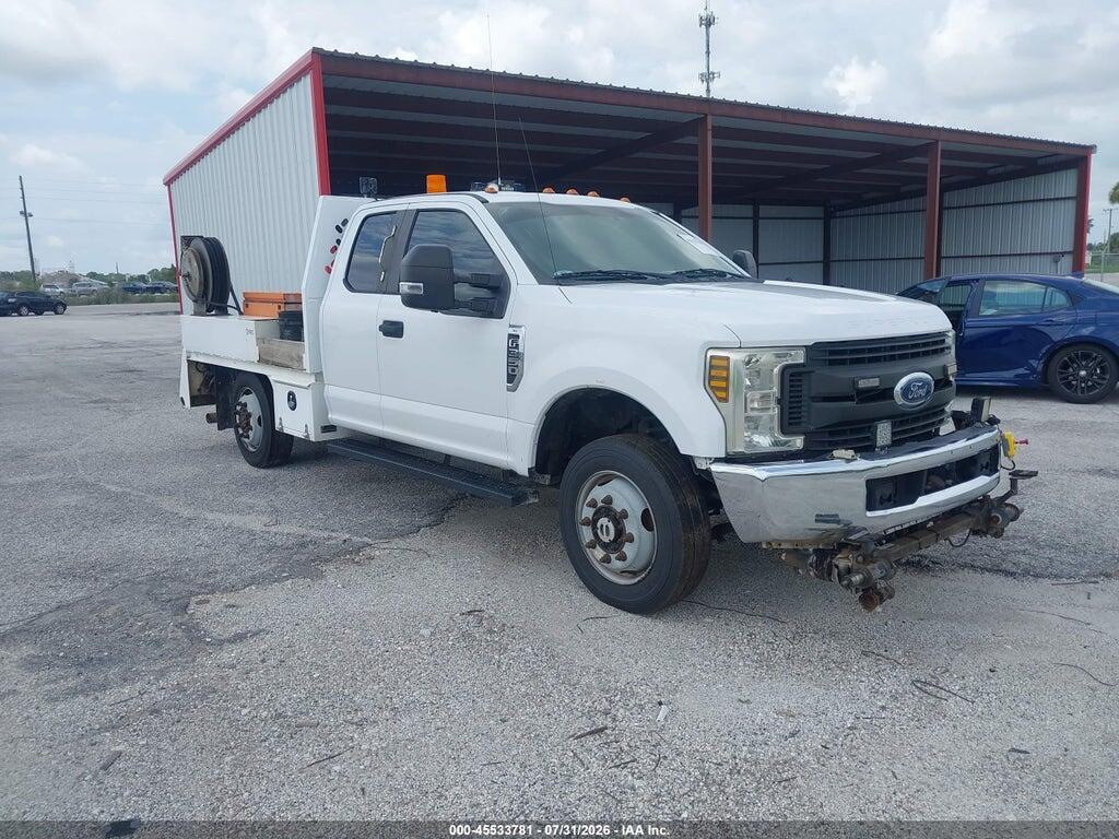 1FD7X3B68JEB52962 2018 FORD F-350 photo no. 1