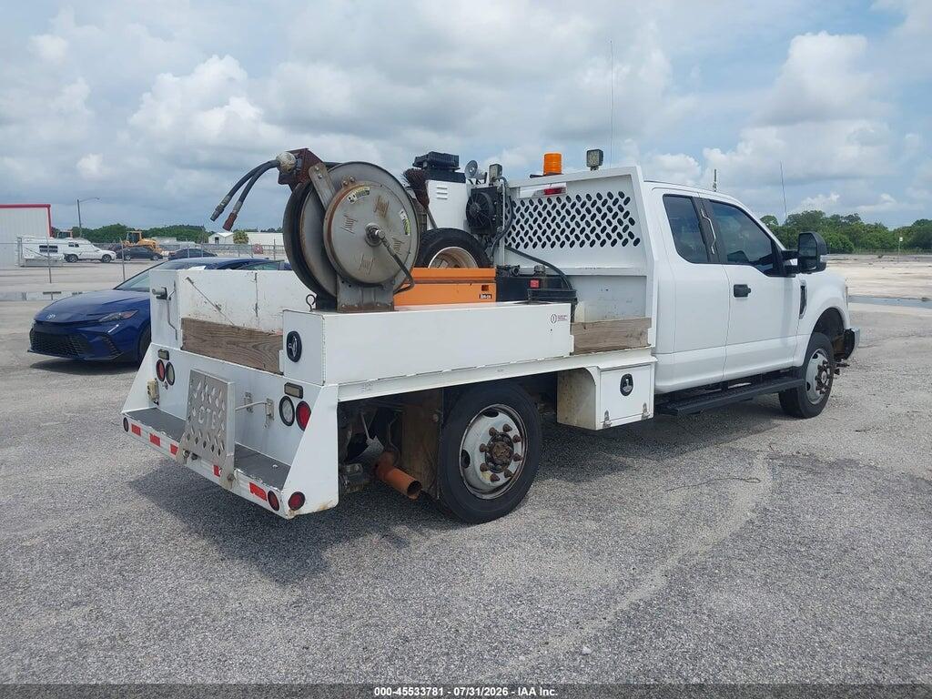 1FD7X3B68JEB52962 2018 FORD F-350 photo no. 4