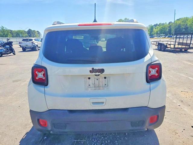 2019 JEEP RENEGADE LATITUDE — Фото 6 из 12