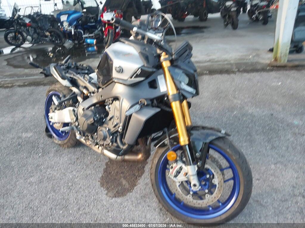 JYARN95E1SA001328 2025 YAMAHA MT09 photo no. 1