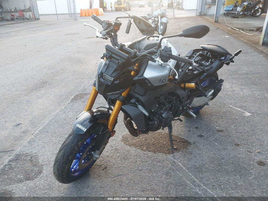JYARN95E1SA001328 2025 YAMAHA MT09 photo no. 2