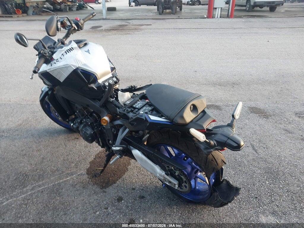JYARN95E1SA001328 2025 YAMAHA MT09 photo no. 3