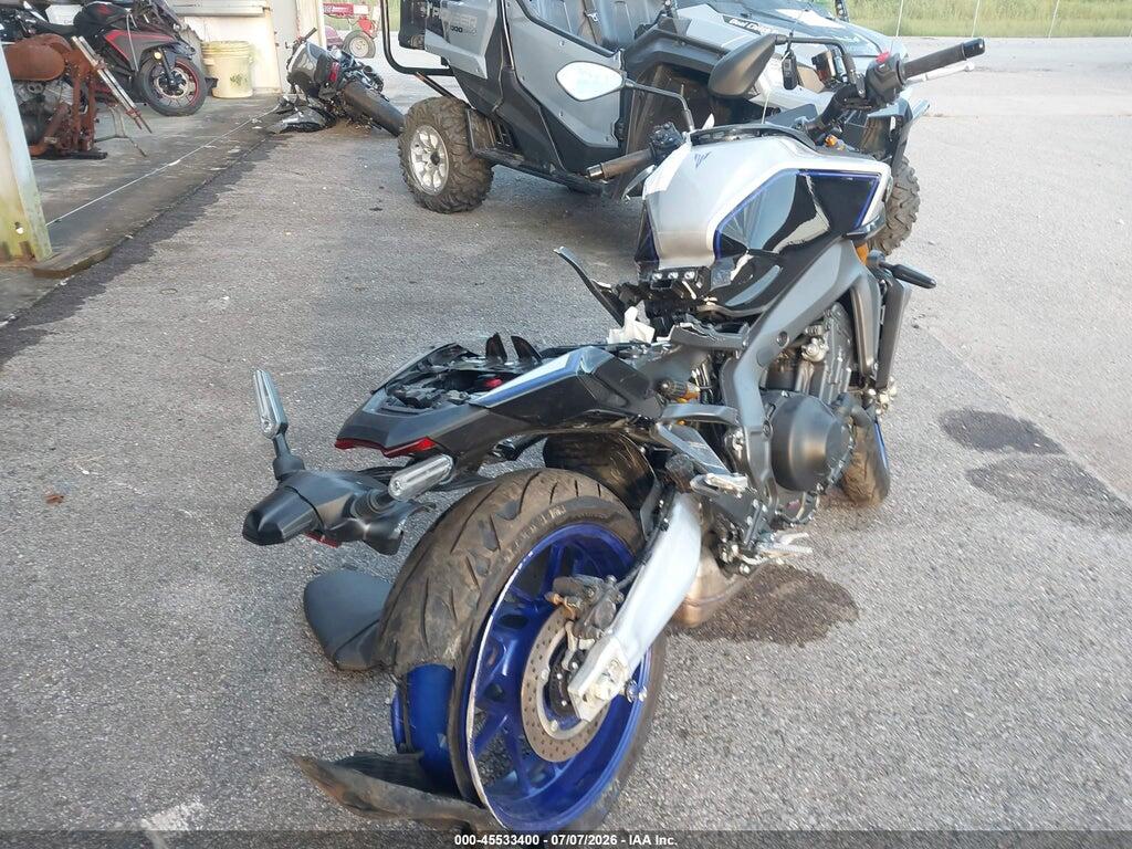 JYARN95E1SA001328 2025 YAMAHA MT09 photo no. 4