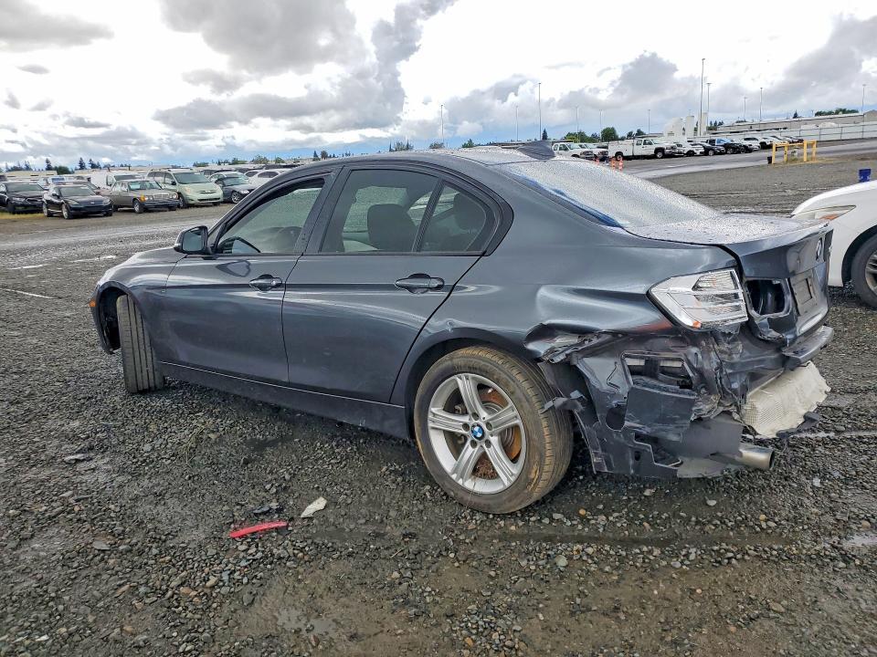 2014 BMW 320 I — Фото 2 из 13