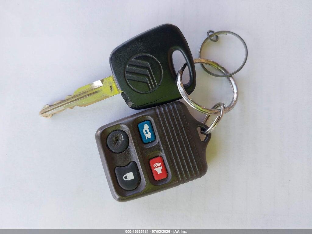 2MEFM75W11X611757 2001 MERCURY GRAND MARQUIS photo no. 11