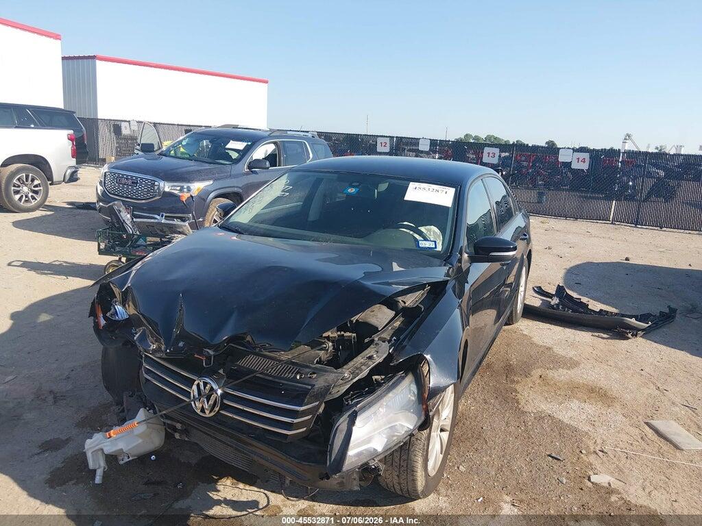 1VWAP7A38DC012397 2013 VOLKSWAGEN PASSAT photo no. 2