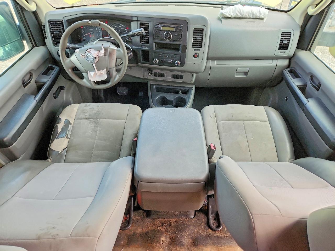 2012 NISSAN NV 2500 — Фото 8 из 12