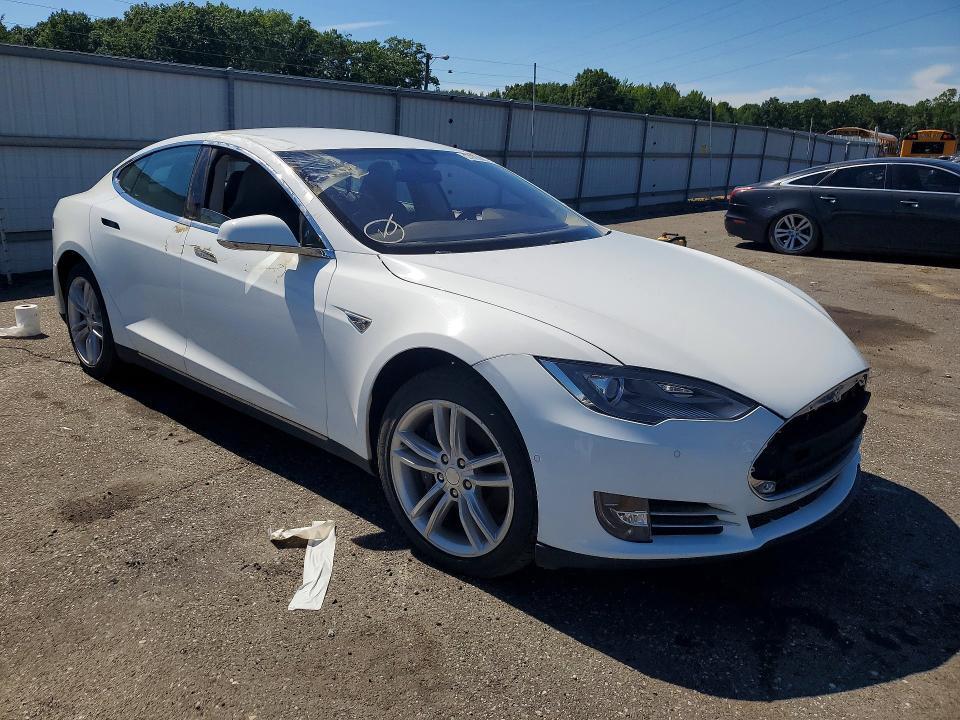 2014 TESLA MODEL S P85 — Фото 4 из 13