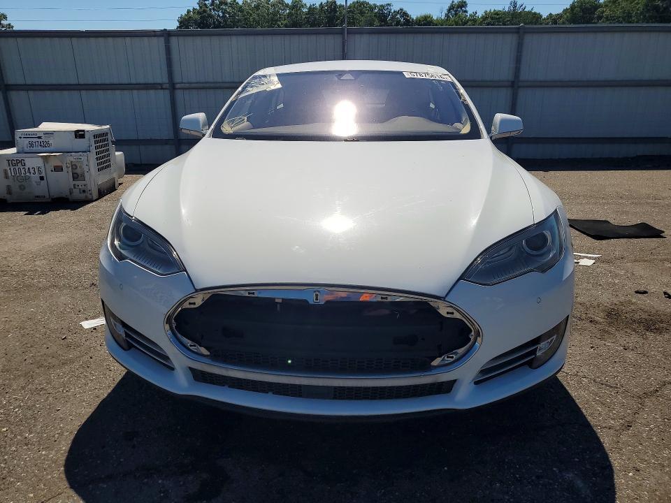 2014 TESLA MODEL S P85 — Фото 5 из 13