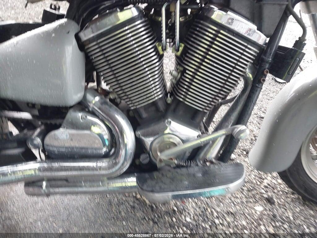 5VPTB16D843001460 2004 VICTORY MOTORCYCLES TOURING photo no. 8