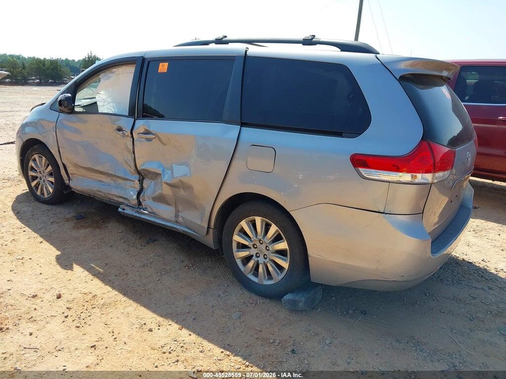 5TDJK3DC4ES079357 2014 TOYOTA SIENNA photo no. 3