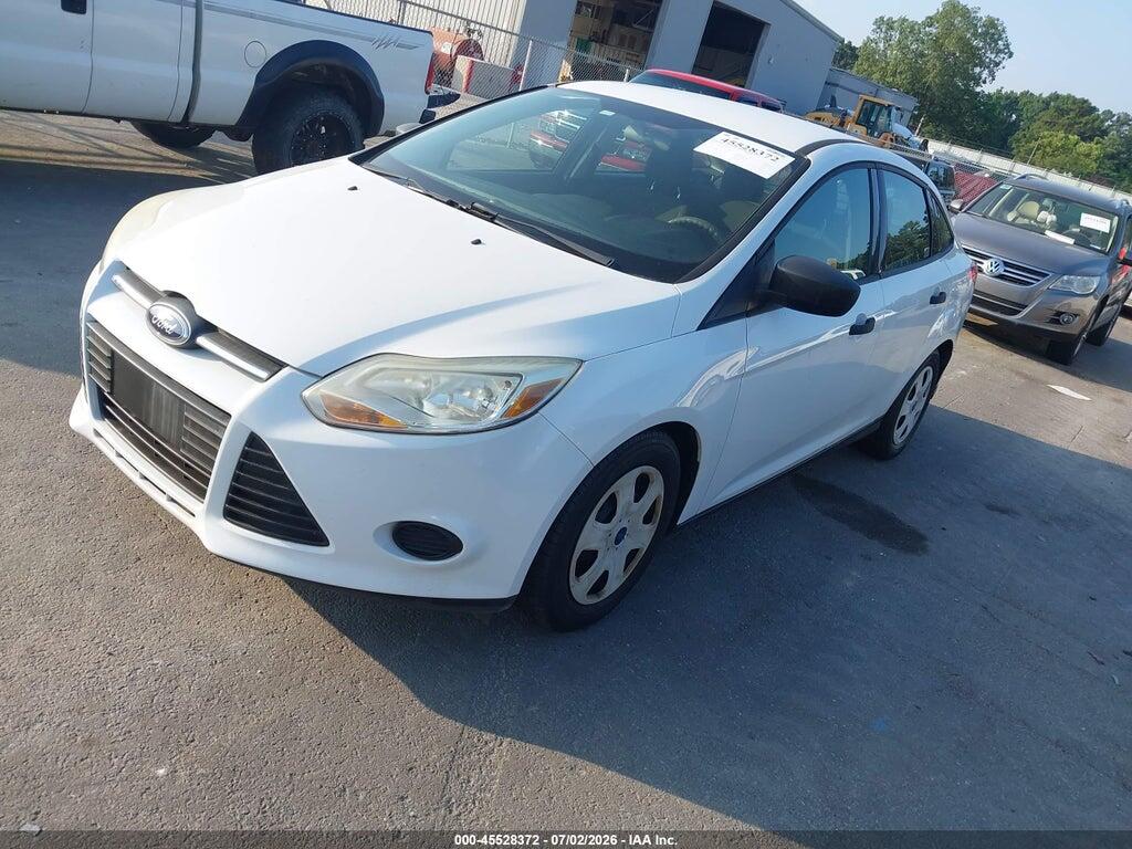 1FAHP3E2XCL372397 2012 FORD FOCUS photo no. 2