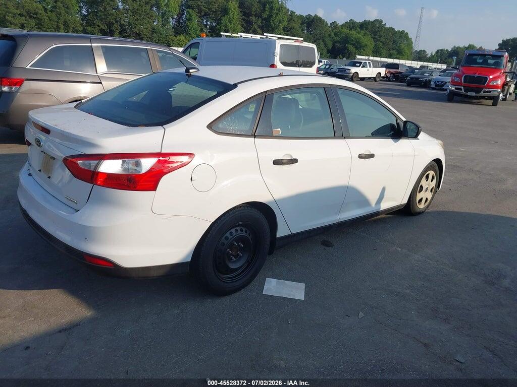 1FAHP3E2XCL372397 2012 FORD FOCUS photo no. 4