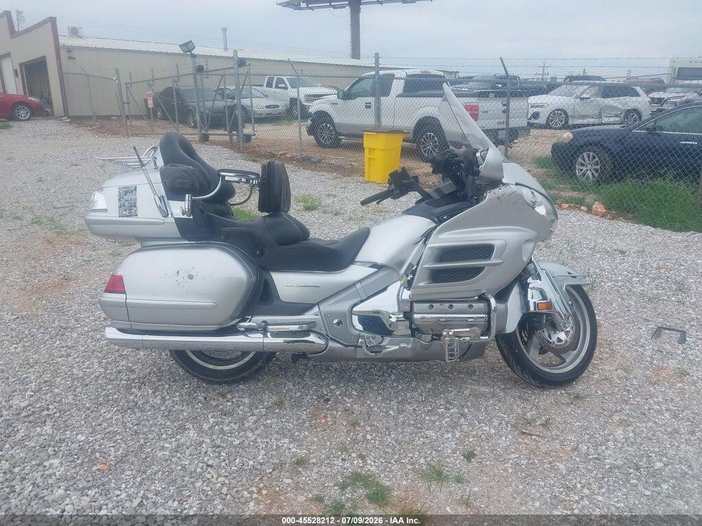 1HFSC47F97A603976 2007 HONDA GL1800 photo no. 12
