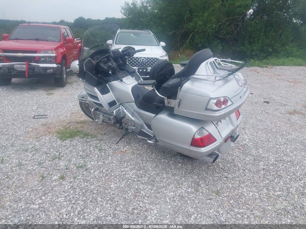 1HFSC47F97A603976 2007 HONDA GL1800 photo no. 3