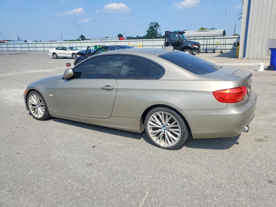 2011 BMW 335 I — Фото 2 из 12